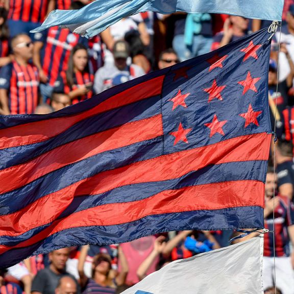 HOMENAJE A LAS MUJERES QUE HACEN A SAN LORENZO