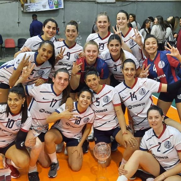 ¡CAMPEONAS!