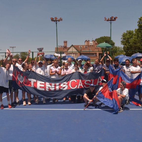 El tenis también gritó campeón