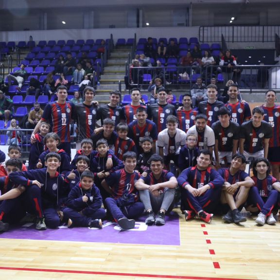 EL VOLEY MASCULINO DE SAN LORENZO SE PREPARA CON TODO