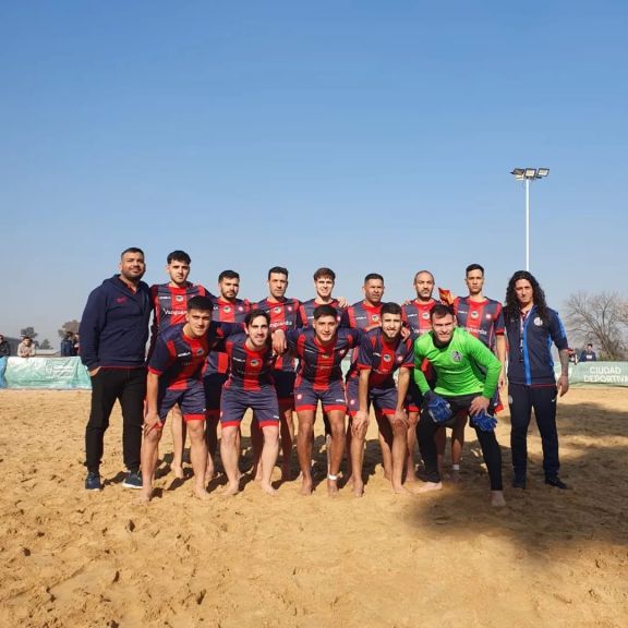 El Fútbol Playa ganó su primer clásico